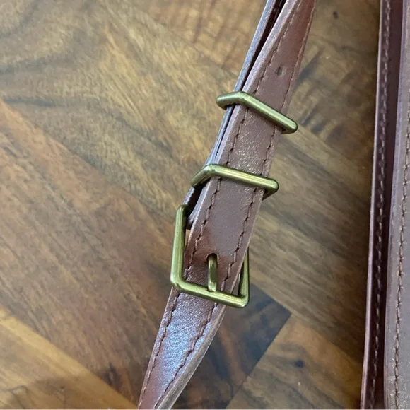 NWT Madewell The Toggle Crossbody Bag In Cherry Wood - Picture 11 of 12